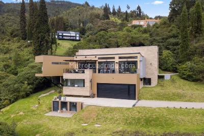 Casa de 3 alcobas en venta en Vereda De Chuntame, Cajicá, 389 m² · foto 2 de 20