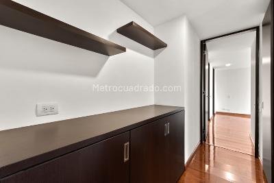 Apartamento de 3 alcobas en venta en San Jose Del Prado, Bogotá, 160 m² · foto 6 de 15