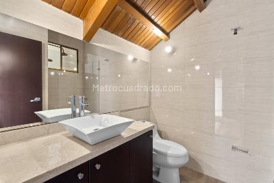 Apartamento de 3 alcobas en venta en San Jose Del Prado, Bogotá, 160 m² · foto 14 de 15