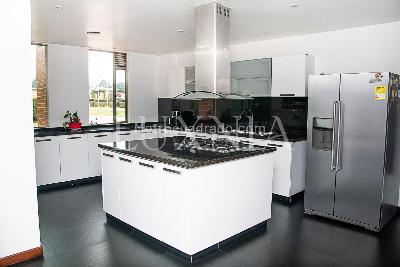 Casa de 4 alcobas en venta en San Sebastian, Bogotá, 539 m² · foto 4 de 16