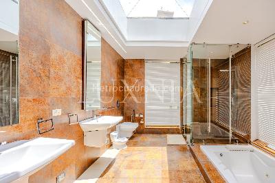 Casa de 5 alcobas en venta en Santa Barbara Alta, Bogotá, 905 m² · foto 9 de 20
