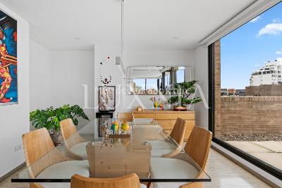 Apartamento de 2 alcobas en venta en Los Rosales, Bogotá, 136 m² · foto 3 de 19