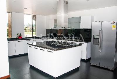 Casa de 4 alcobas en venta en San Sebastian, Bogotá, 539 m² · foto 4 de 17