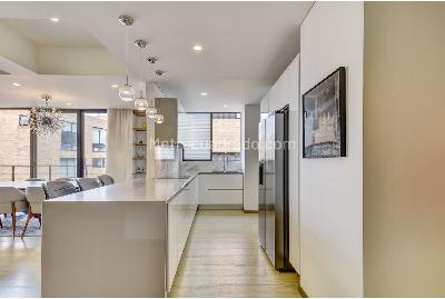Apartamento de 3 alcobas en venta en Los Rosales, Bogotá, 145 m² · foto 4 de 18