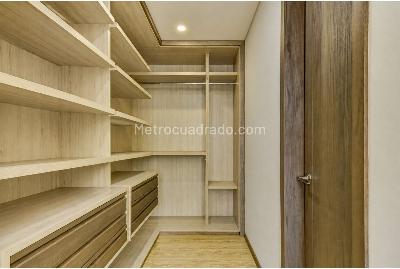 Apartamento de 3 alcobas en venta en Los Rosales, Bogotá, 145 m² · foto 9 de 18