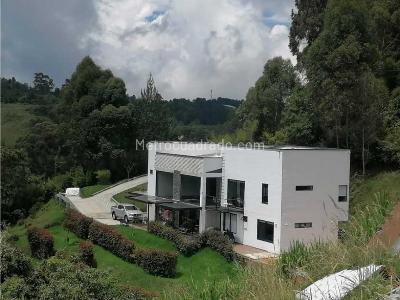 Casa de 4 alcobas en venta en Alto De Las Palmas, Envigado · foto 2 de 20