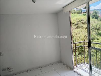 Apartamento en venta en Calasanz, Medellín · foto 2 de 11