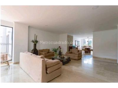 Apartamento de 4 alcobas en venta en El Poblado, Medellín, 175 m² · foto 2 de 15