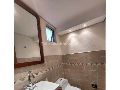 Casa de 5 alcobas en venta en Loma Del Escobero, Envigado · foto 11 de 20