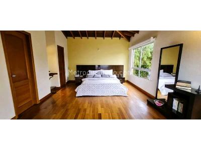 Casa de 5 alcobas en venta en Loma Del Escobero, Envigado · foto 18 de 20