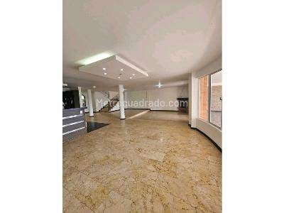 Casa de 5 alcobas en venta en El Poblado, Medellín, 480 m² · foto 3 de 20