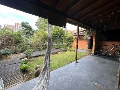 Casa de 3 alcobas en venta en Alto Del Escobero, Envigado, 240 m² · foto 9 de 20