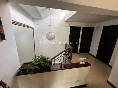 Casa de 3 alcobas en venta en Alto Del Escobero, Envigado, 240 m² · foto 15 de 20