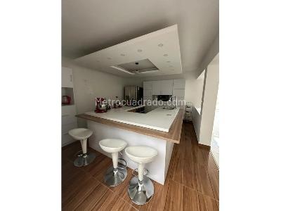 Casa de 4 alcobas en venta en Los Colores, Medellín, 371 m² · foto 4 de 20