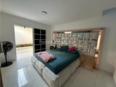 Casa de 4 alcobas en venta en Los Colores, Medellín, 371 m² · foto 14 de 20