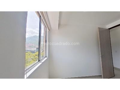 Apartamento de 3 alcobas en venta en Niquia, Bello, 71 m² · foto 19 de 20