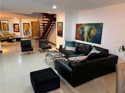 Apartamento de 4 alcobas en venta en Centro, Sabaneta, 269 m² · foto 15 de 20