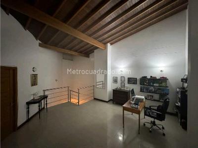 Apartamento de 4 alcobas en venta en Centro, Sabaneta, 269 m² · foto 19 de 20