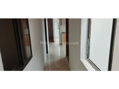 Casa de 3 alcobas en venta en Campo Valdes, Medellín, 87 m² · foto 2 de 15