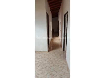 Casa de 3 alcobas en venta en Campo Valdes, Medellín, 87 m² · foto 3 de 15