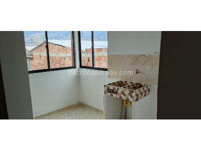 Casa de 3 alcobas en venta en Campo Valdes, Medellín, 87 m² · foto 13 de 15