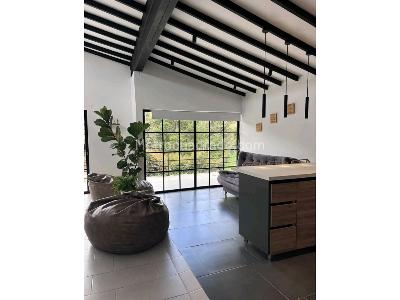 Casa de 3 alcobas en venta en Rionegro, Rionegro, 300 m² · foto 2 de 20