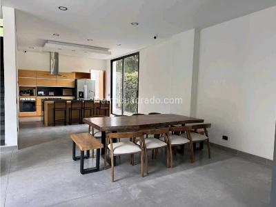 Casa de 3 alcobas en venta en Alto Del Escobero, Envigado, 807 m² · foto 2 de 20