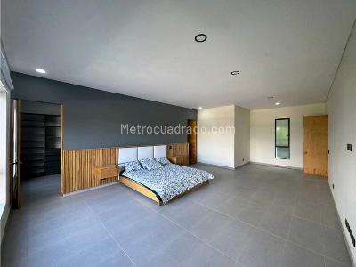 Casa de 3 alcobas en venta en Alto Del Escobero, Envigado, 807 m² · foto 16 de 20