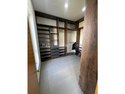 Casa de 3 alcobas en venta en Alto Del Escobero, Envigado, 807 m² · foto 19 de 20
