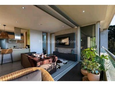 Apartaestudio en venta en El Poblado, Medellín, 70 m² · foto 2 de 20