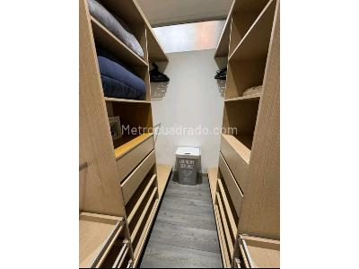 Apartaestudio en venta en El Poblado, Medellín, 70 m² · foto 16 de 20