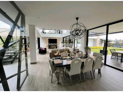 Casa de 5 alcobas en venta en Alto De Las Palmas, Envigado, 2000 m² · foto 3 de 17