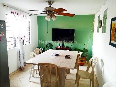 Casa de 4 alcobas en venta en Robledo, Medellín, 160 m² · foto 2 de 13