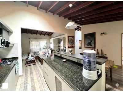 Casa de 5 alcobas en venta en Calasanz, Medellín, 180 m² · foto 3 de 14