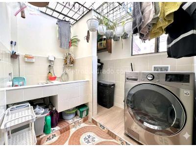 Casa de 5 alcobas en venta en Calasanz, Medellín, 180 m² · foto 4 de 14