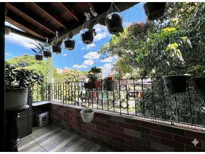 Casa de 5 alcobas en venta en Calasanz, Medellín, 180 m² · foto 7 de 14