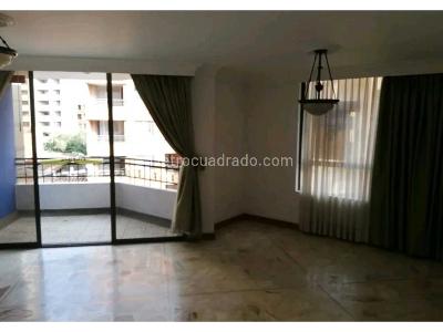 Apartamento de 3 alcobas en venta en Laureles, Medellín, 132 m² · foto 2 de 19