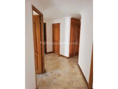 Apartamento de 3 alcobas en venta en Laureles, Medellín, 132 m² · foto 8 de 19