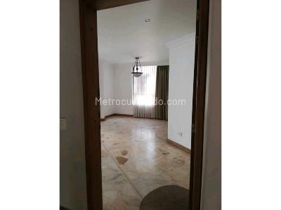 Apartamento de 3 alcobas en venta en Laureles, Medellín, 132 m² · foto 9 de 19
