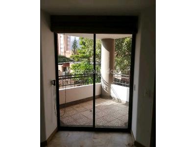 Apartamento de 3 alcobas en venta en Laureles, Medellín, 132 m² · foto 12 de 19