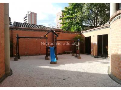 Apartamento de 3 alcobas en venta en Laureles, Medellín, 132 m² · foto 18 de 19