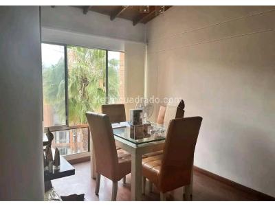 Apartamento de 3 alcobas en venta en Loma De San Julian, Medellín, 77 m² · foto 3 de 11