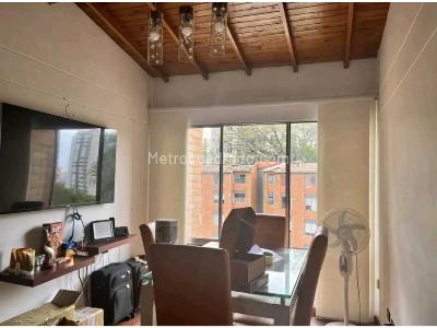 Apartamento de 3 alcobas en venta en Loma De San Julian, Medellín, 77 m² · foto 4 de 11