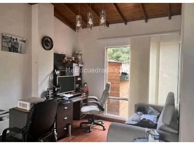Apartamento de 3 alcobas en venta en Loma De San Julian, Medellín, 77 m² · foto 6 de 11