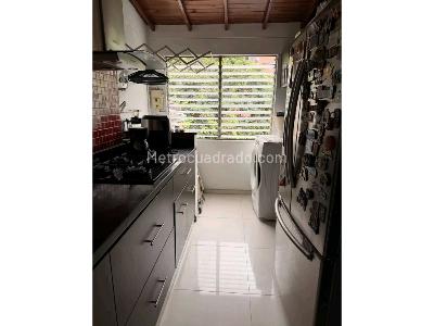 Apartamento de 3 alcobas en venta en Loma De San Julian, Medellín, 77 m² · foto 8 de 11