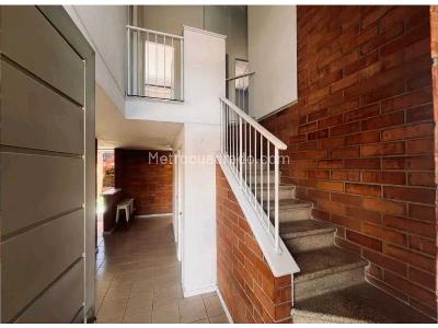Casa de 4 alcobas en venta en Sur America, Itagüí, 167 m² · foto 2 de 20
