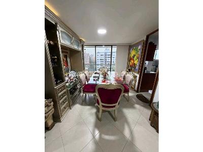 Apartamento de 3 alcobas en venta en Los Balsos, Medellín, 140 m² · foto 4 de 17