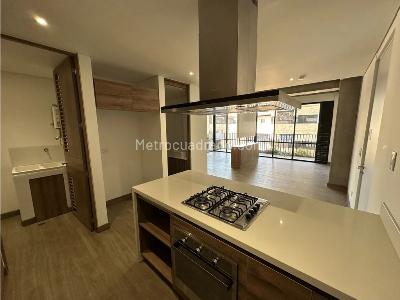Apartaestudio en venta en Ciudad Del Rio, Medellín, 69 m² · foto 2 de 12