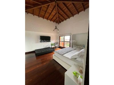 Casa de 4 alcobas en venta en El Poblado, Medellín, 1500 m² · foto 17 de 20