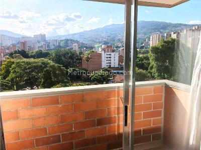 Apartamento de 3 alcobas en venta en Los Colores, Medellín, 82 m² · foto 3 de 17